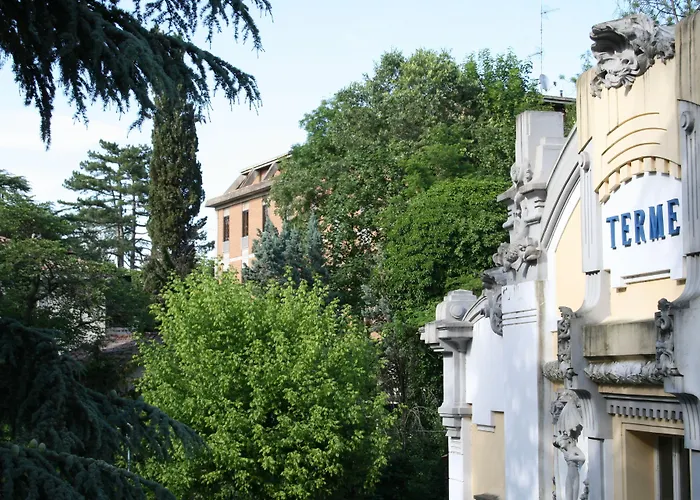 Hotel Terme Salvarola 4*